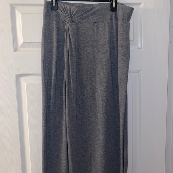 Like new! Long gray skirt with knot at waist - Picture 1 of 5